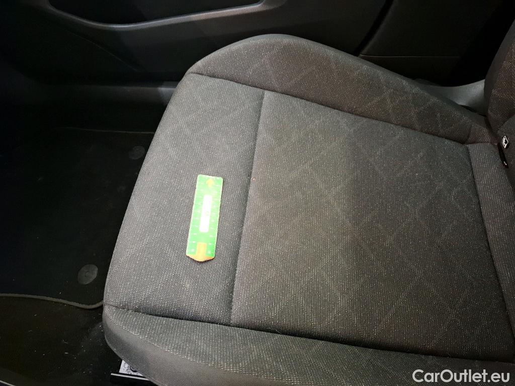  Volkswagen  Golf  VOLKSWAGEN / 2020 / 5P / Berline 1.0 TSI OPF 110 BVM6 Life Busi 1st #41