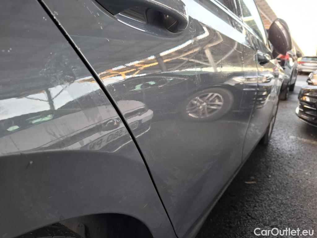  Volkswagen  Golf  VOLKSWAGEN / 2020 / 5P / Berline 1.0 TSI OPF 110 BVM6 Life Busi 1st #14
