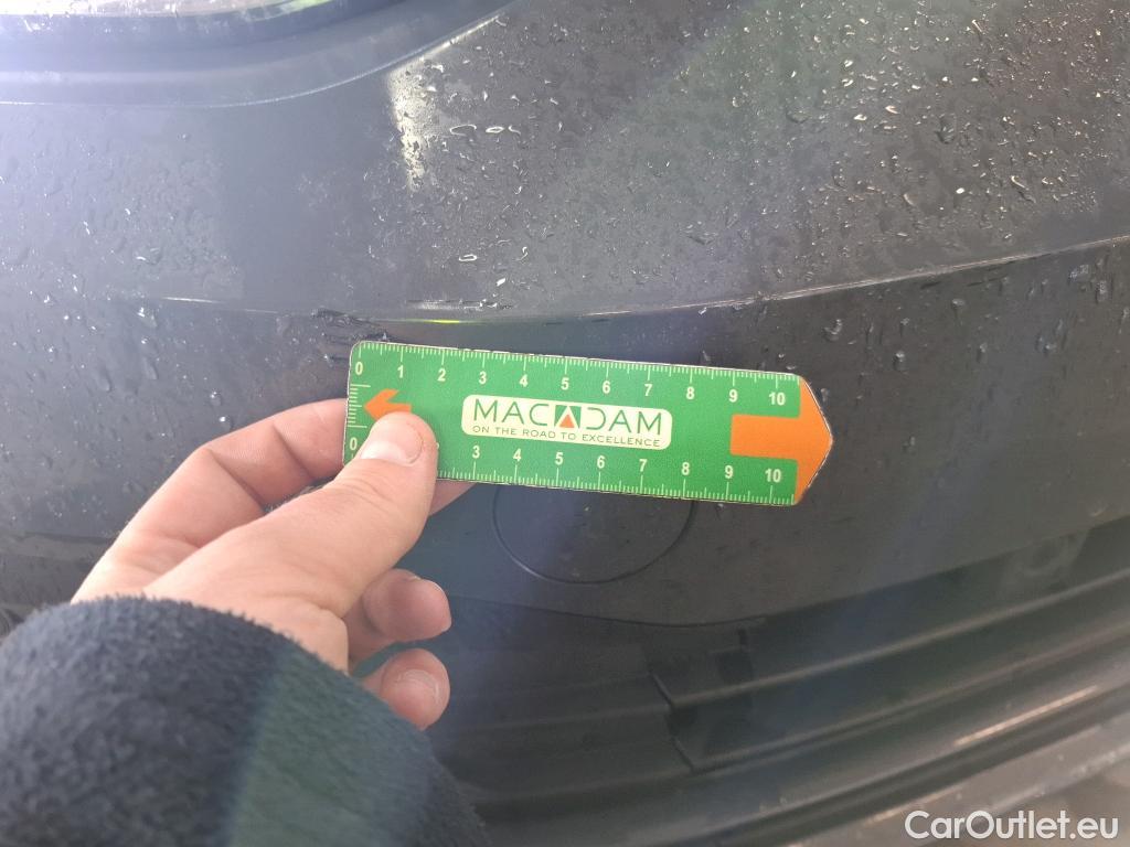  Volkswagen  Golf  VOLKSWAGEN / 2020 / 5P / Berline 1.0 TSI OPF 110 BVM6 Life Busi 1st #4