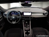  Alfa Romeo  TONALE ALFA ROMEO  / 2022 / 5P / SUV 1.3 280CV PLUG-IN HYBRID AT6 SPRINT Q4 #3