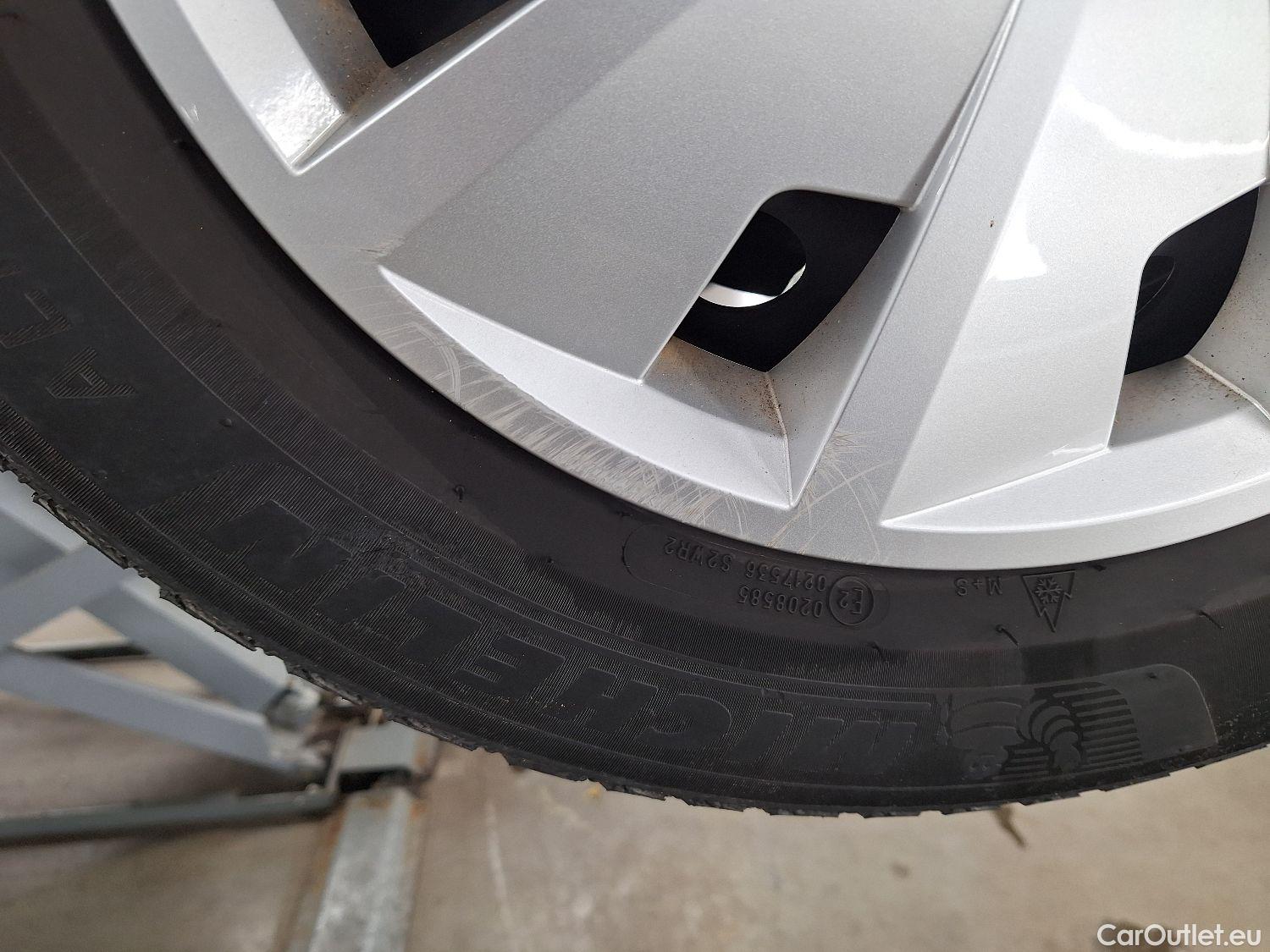  Seat  Leon Seat,  '20, SEAT  2.0 TDI 115 Reference 5d #7