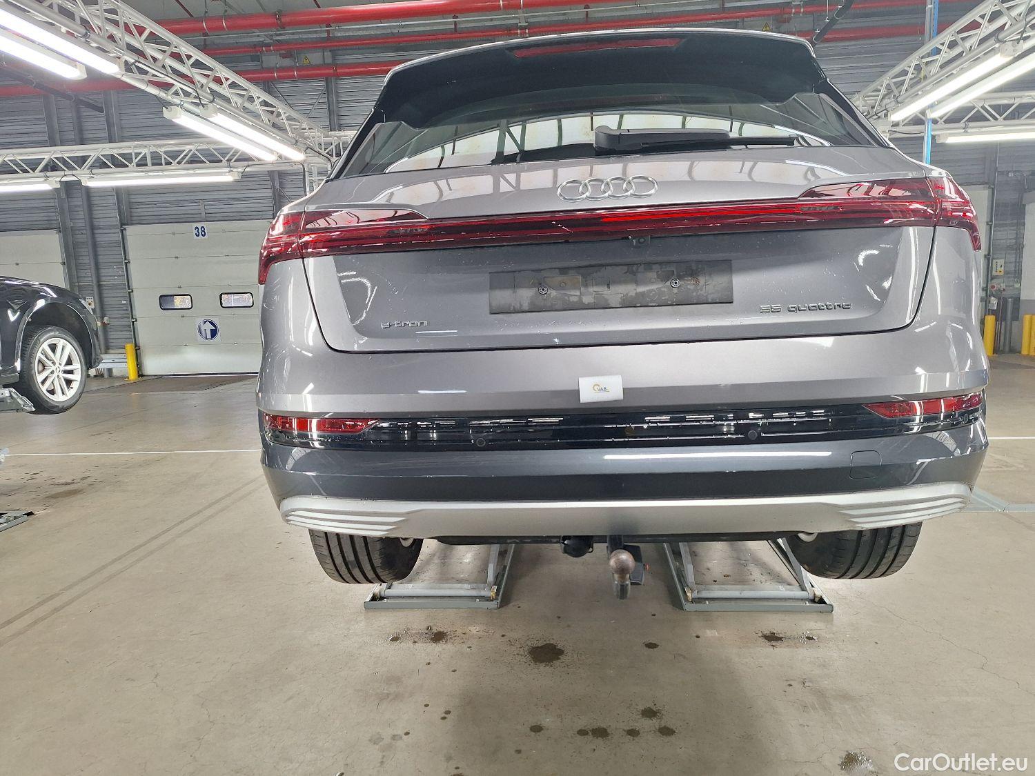  Audi  E-TRON Audi,  '19 BEV, Audi  55 Quattro Advanced 5d #9