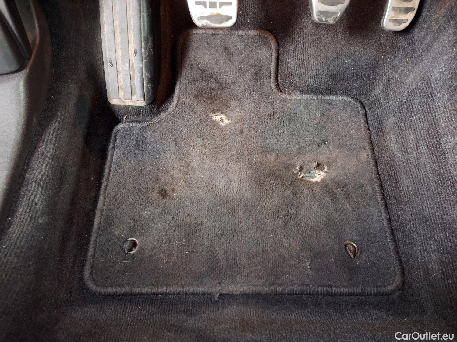  Jaguar  E-PACE Jaguar,  FL'20, Jaguar  D165 FWD R-Dynamic 5d #1