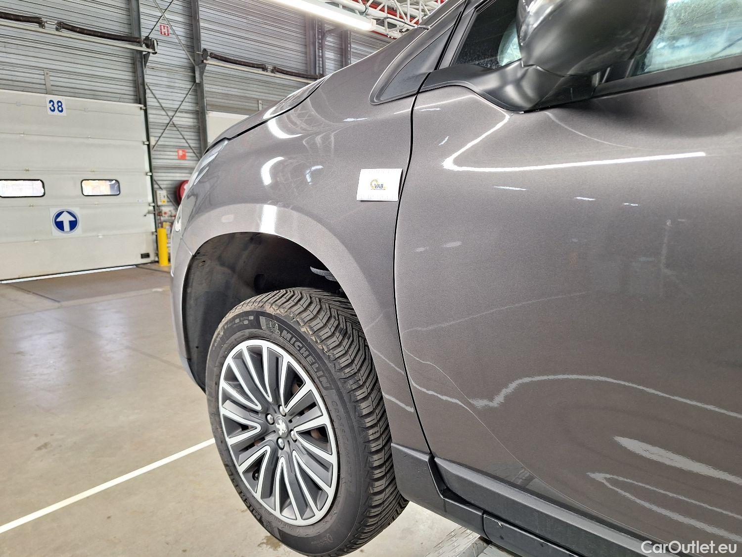  Peugeot  2008 Peugeot,  FL'16, Peugeot  1.2 Puretech 61kW S&S Active 5d #15