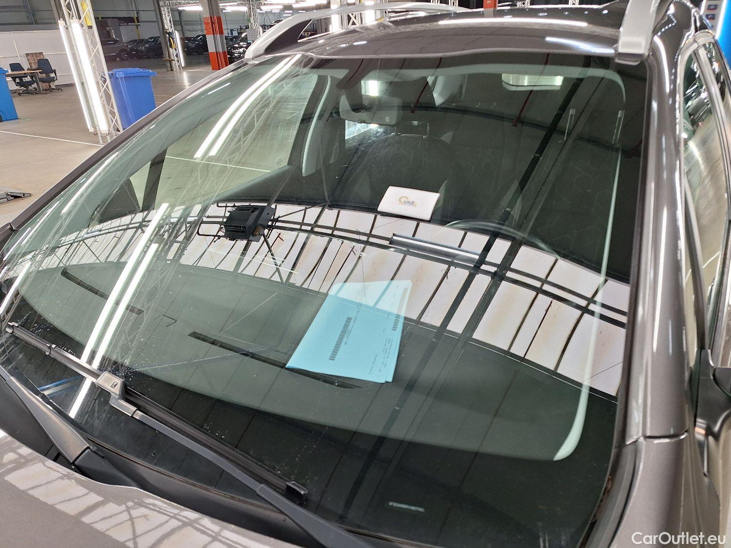  Peugeot  2008 Peugeot,  FL'16, Peugeot  1.2 Puretech 61kW S&S Active 5d #31