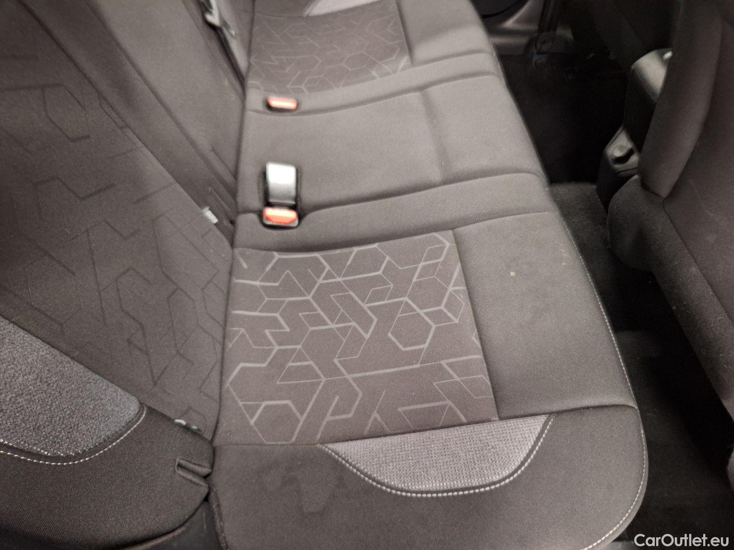  Peugeot  2008 Peugeot,  FL'16, Peugeot  1.2 Puretech 61kW S&S Active 5d #40