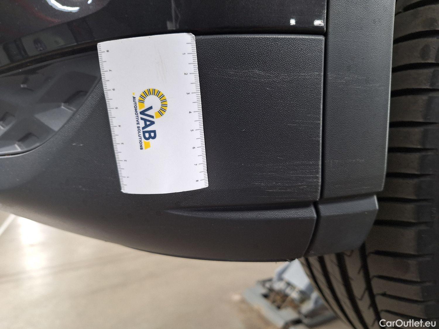  Volkswagen  ID.4 VW,  '20 BEV, Volkswagen  77kWh Pro Family 5d #3