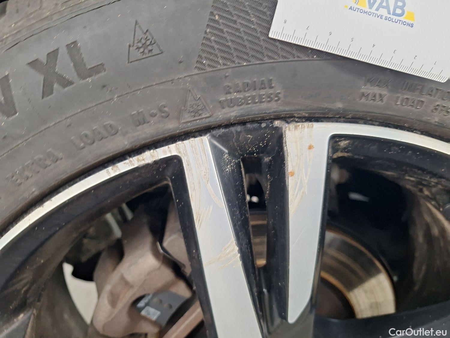  Volvo  XC 40 Volvo, XC40 '17, Volvo XC40 T5 Twin Engine R-Design 5d #2