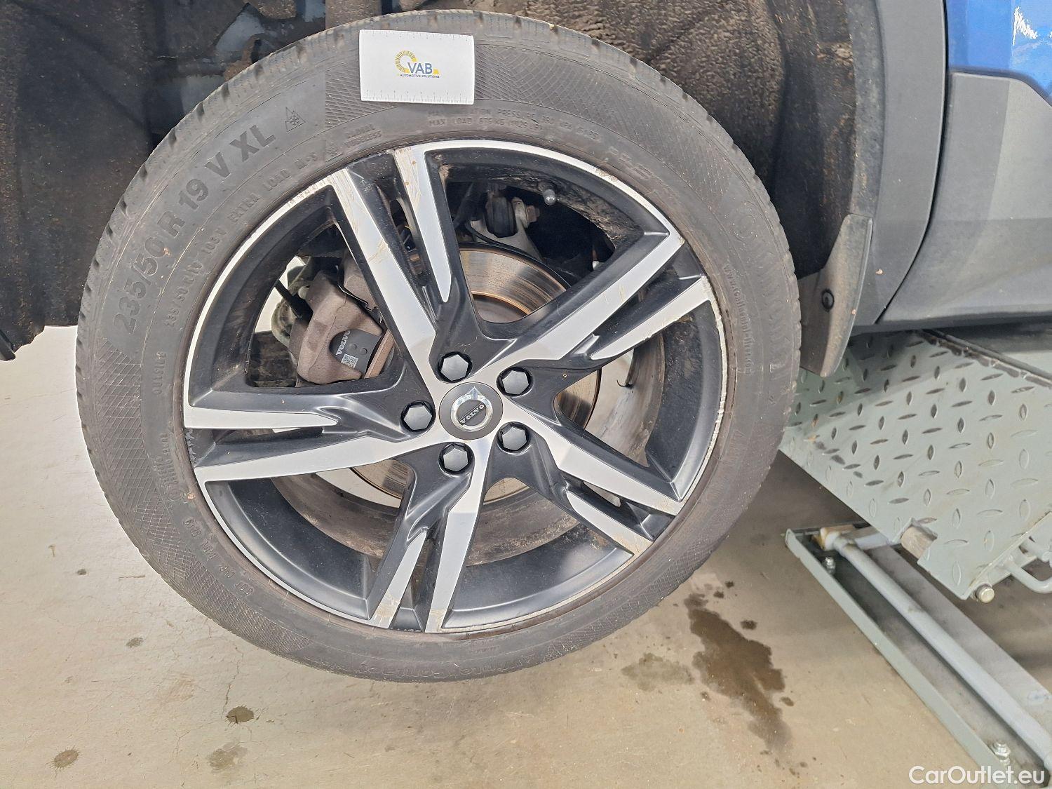  Volvo  XC 40 Volvo, XC40 '17, Volvo XC40 T5 Twin Engine R-Design 5d #1