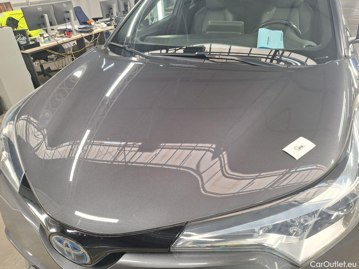  Toyota  C-HR Toyota,  '16, Toyota  1.8 VVT i-Hybrid C-Lub Aut. 5d #40