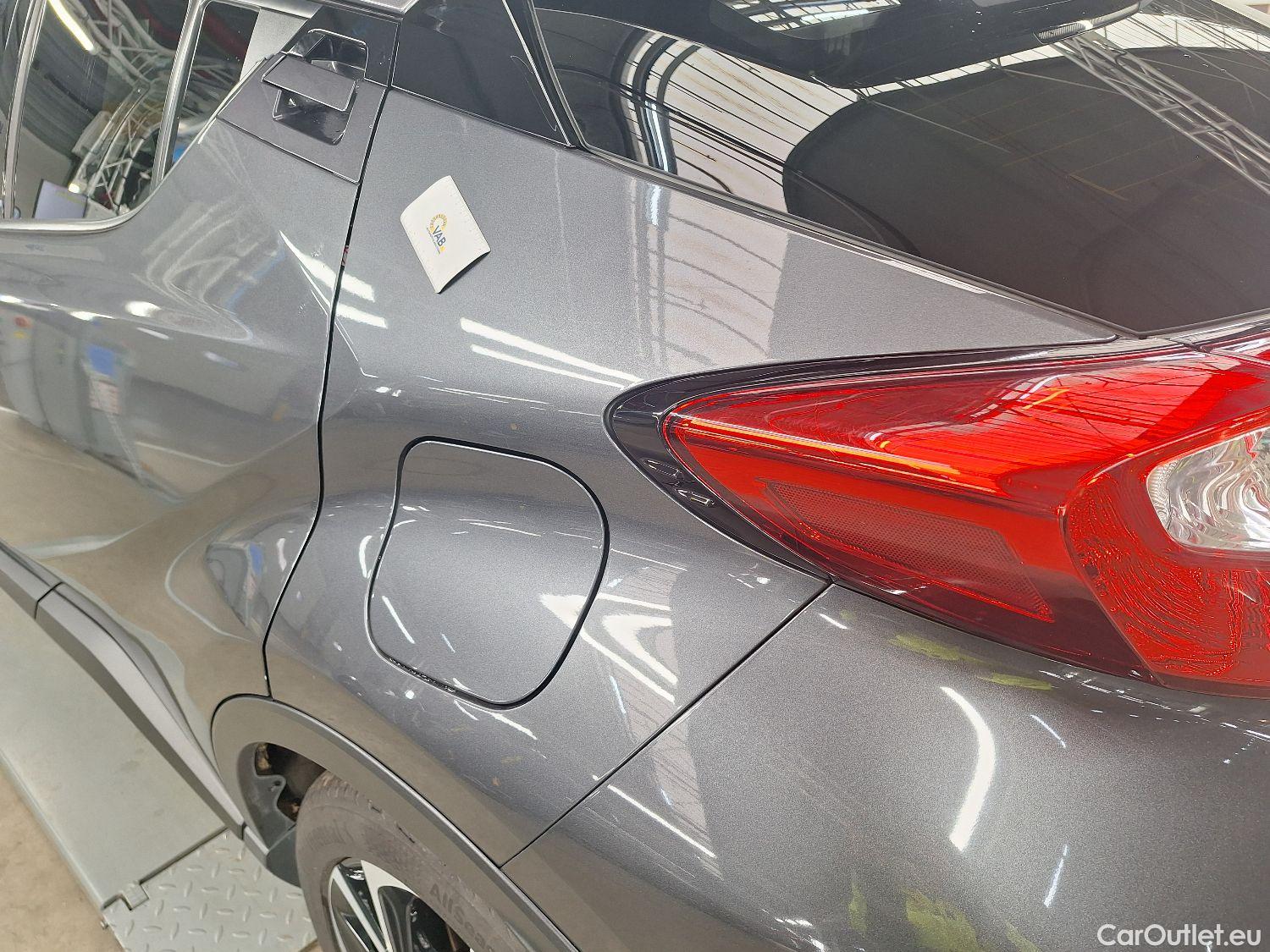  Toyota  C-HR Toyota,  '16, Toyota  1.8 VVT i-Hybrid C-Lub Aut. 5d #23