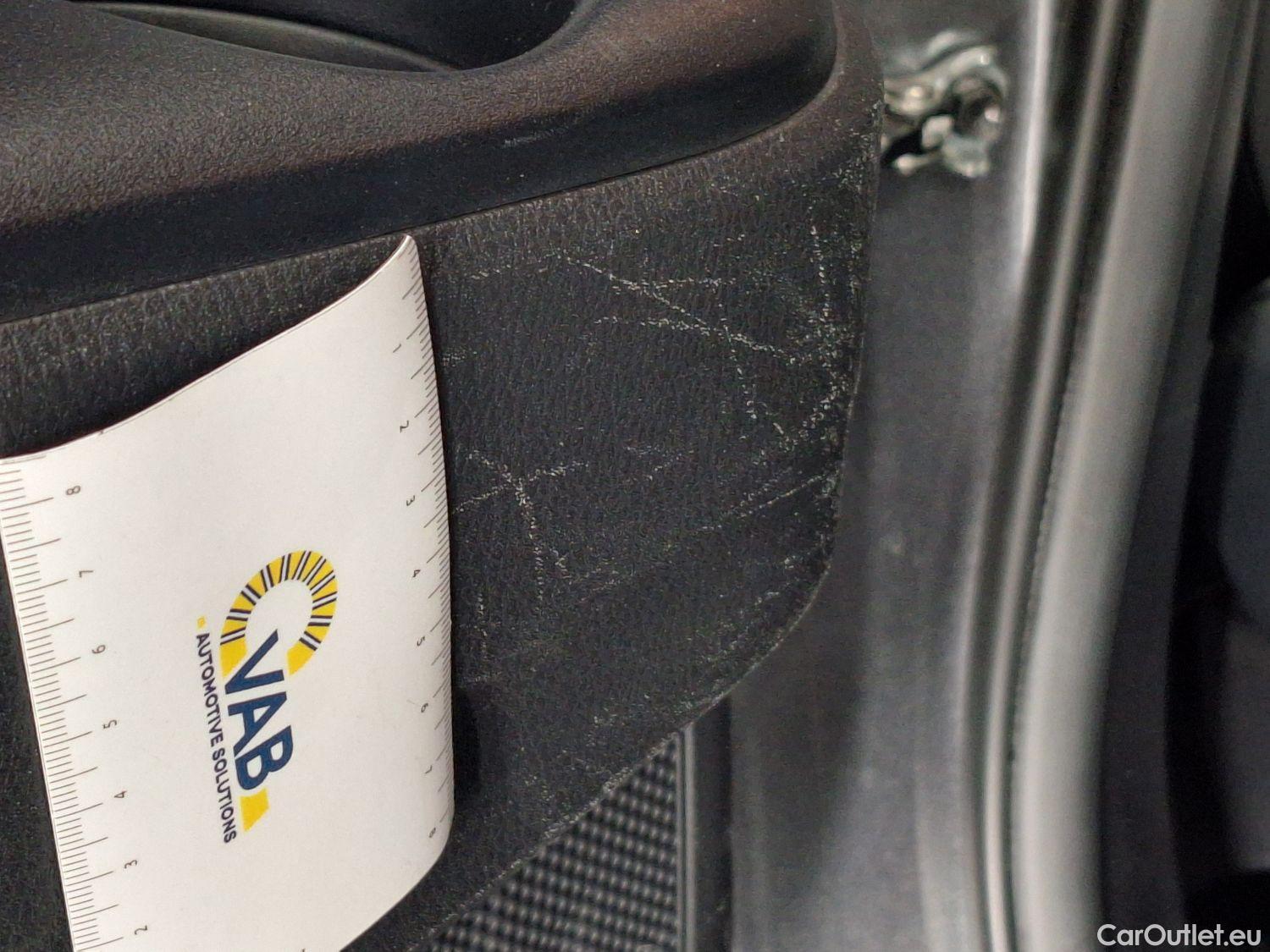  Toyota  C-HR Toyota,  '16, Toyota  1.8 VVT i-Hybrid C-Lub Aut. 5d #27