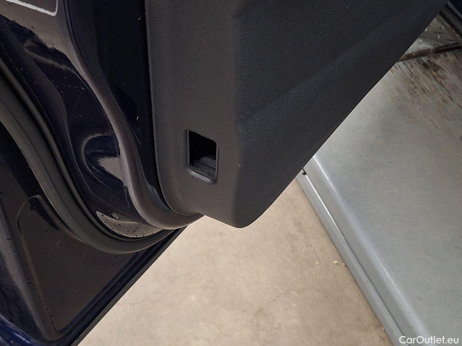  Audi  Q3 Audi,  SB '19 PHEV, Audi  Sportback 45 TFSI e S tronic S Line 5d #32