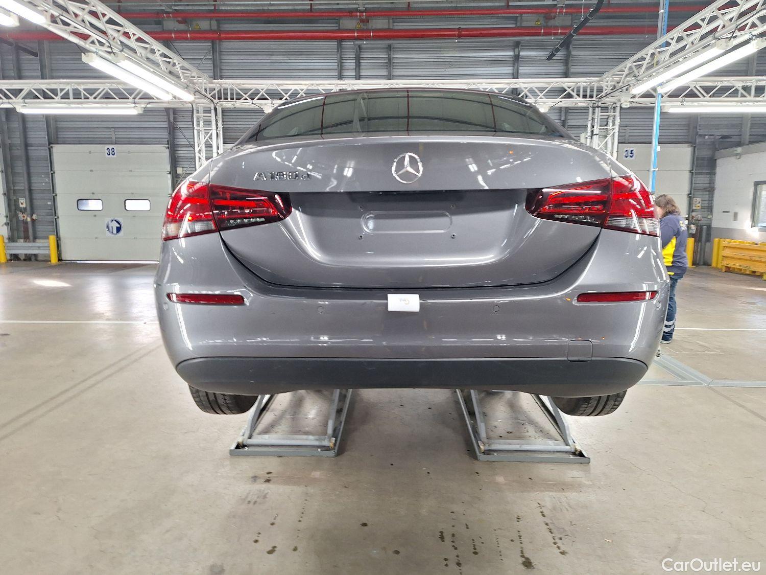  Mercedes  A-Klasse Mercedes, A-Class Berline '18, Mercedes-Benz  Limousine A 180 d DCT Busin #34