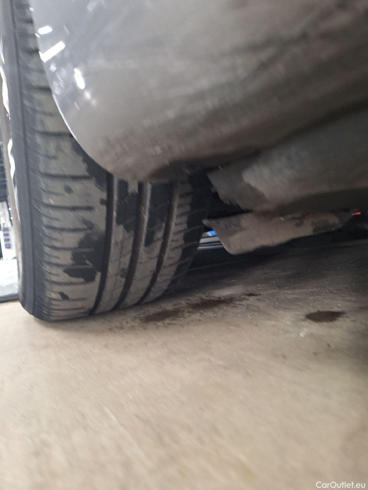  Mercedes  A-Klasse Mercedes, A-Class Berline '18, Mercedes-Benz  Limousine A 180 d DCT Busin #91