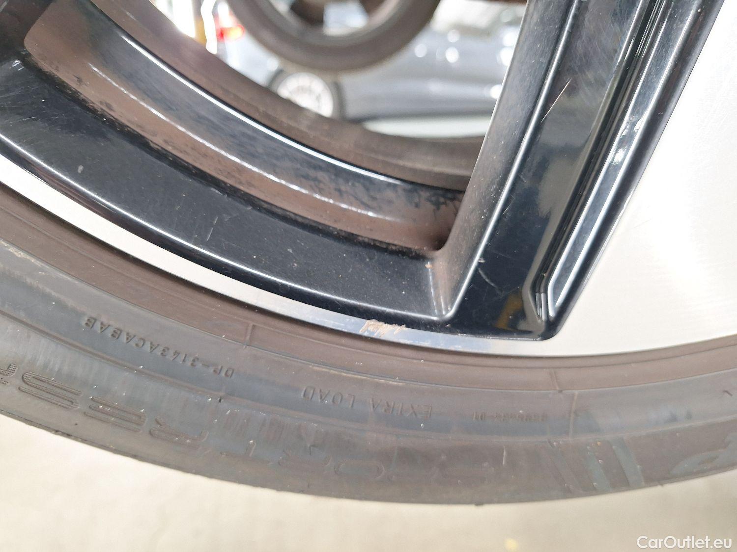  Volvo  XC 40 Volvo, XC40 '17 PHEV, Volvo XC40 T4 Recharge Geartronic R-Design 5d #8