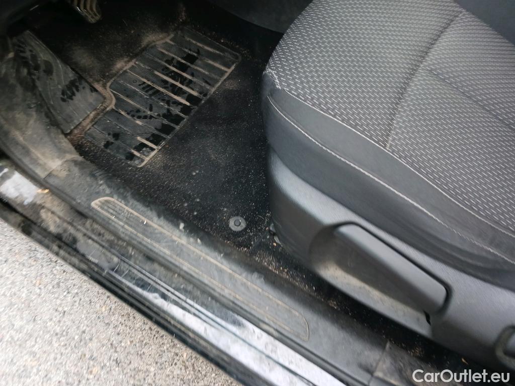  Renault  Kadjar RENAULT  / 2019 / 5P / crossover Intens Blue dCi 85kW (115CV) (AC) #19