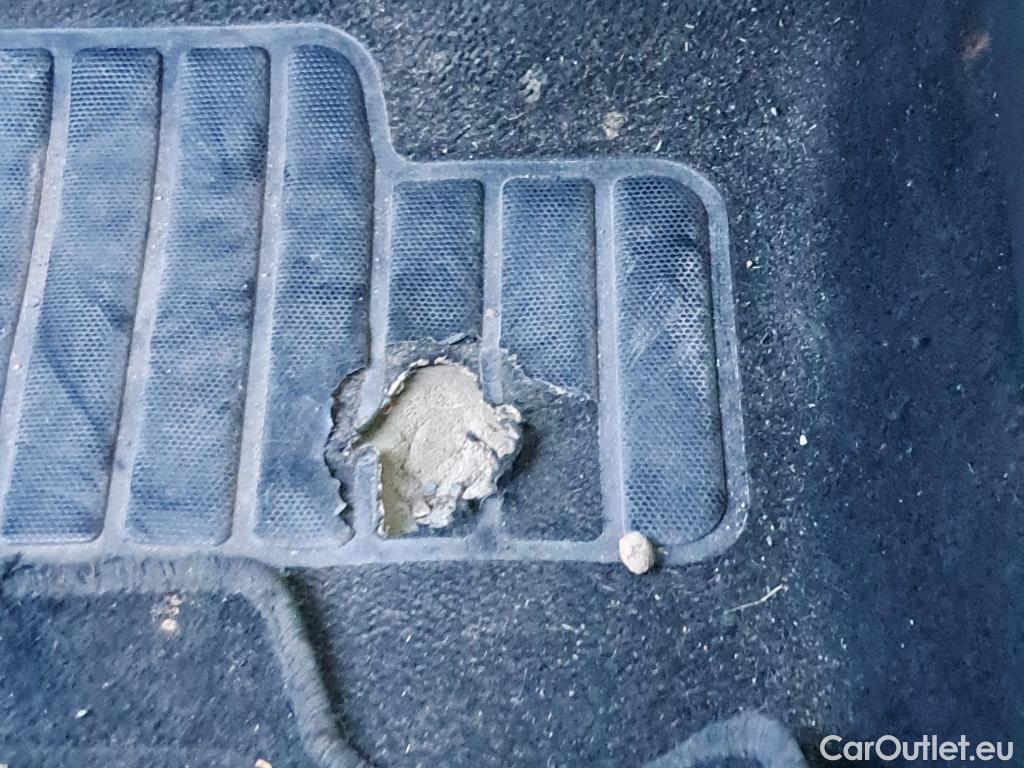  Peugeot  308 PEUGEOT  / 2021 / 5P / berlina con portón 5P Active Pack BlueHDi 130 S&S MAN #24