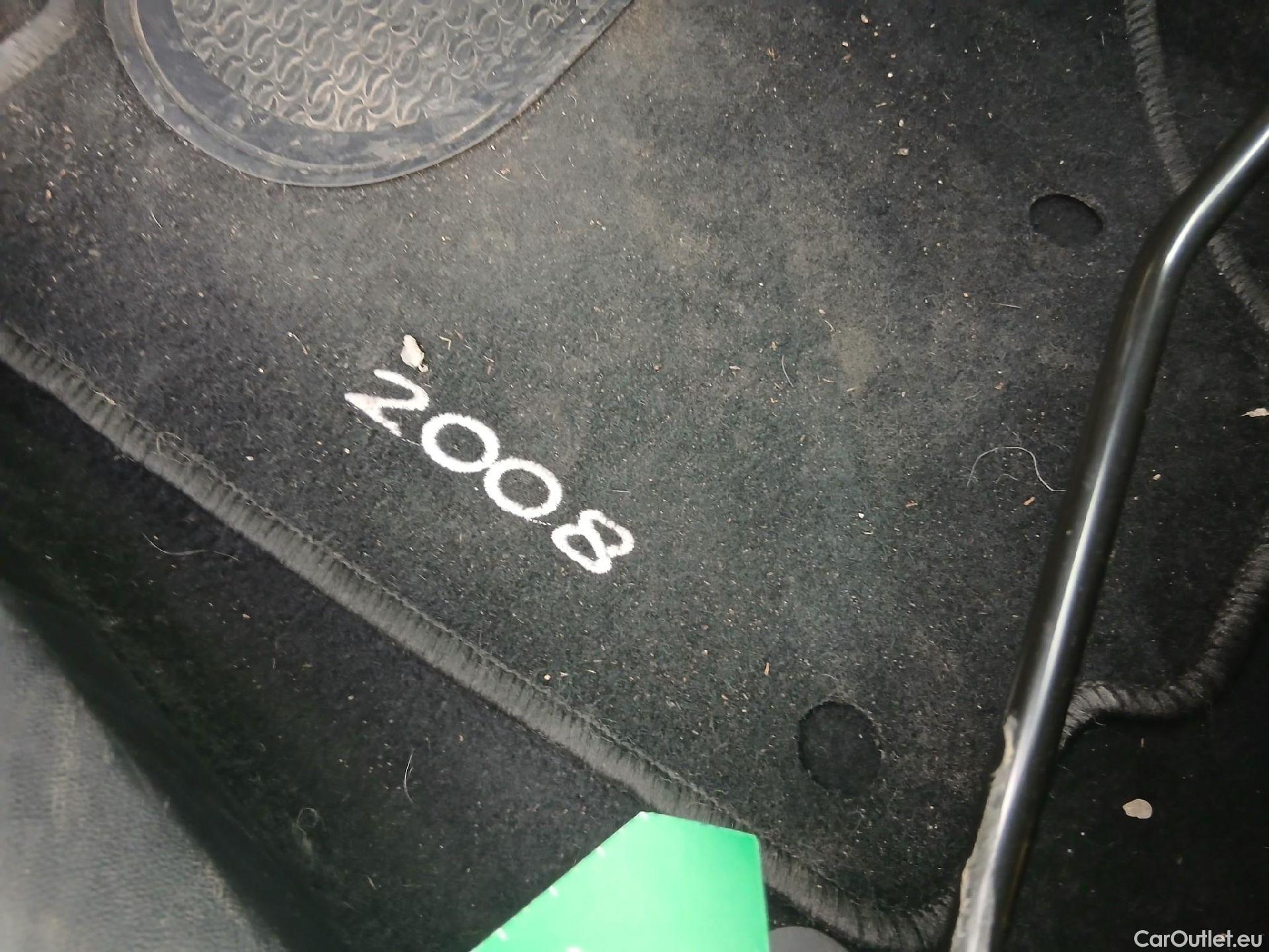  Peugeot  2008 PEUGEOT  / 2019 / 5P / todoterreno Active Pack BlueHDI 81kW (110CV) #6