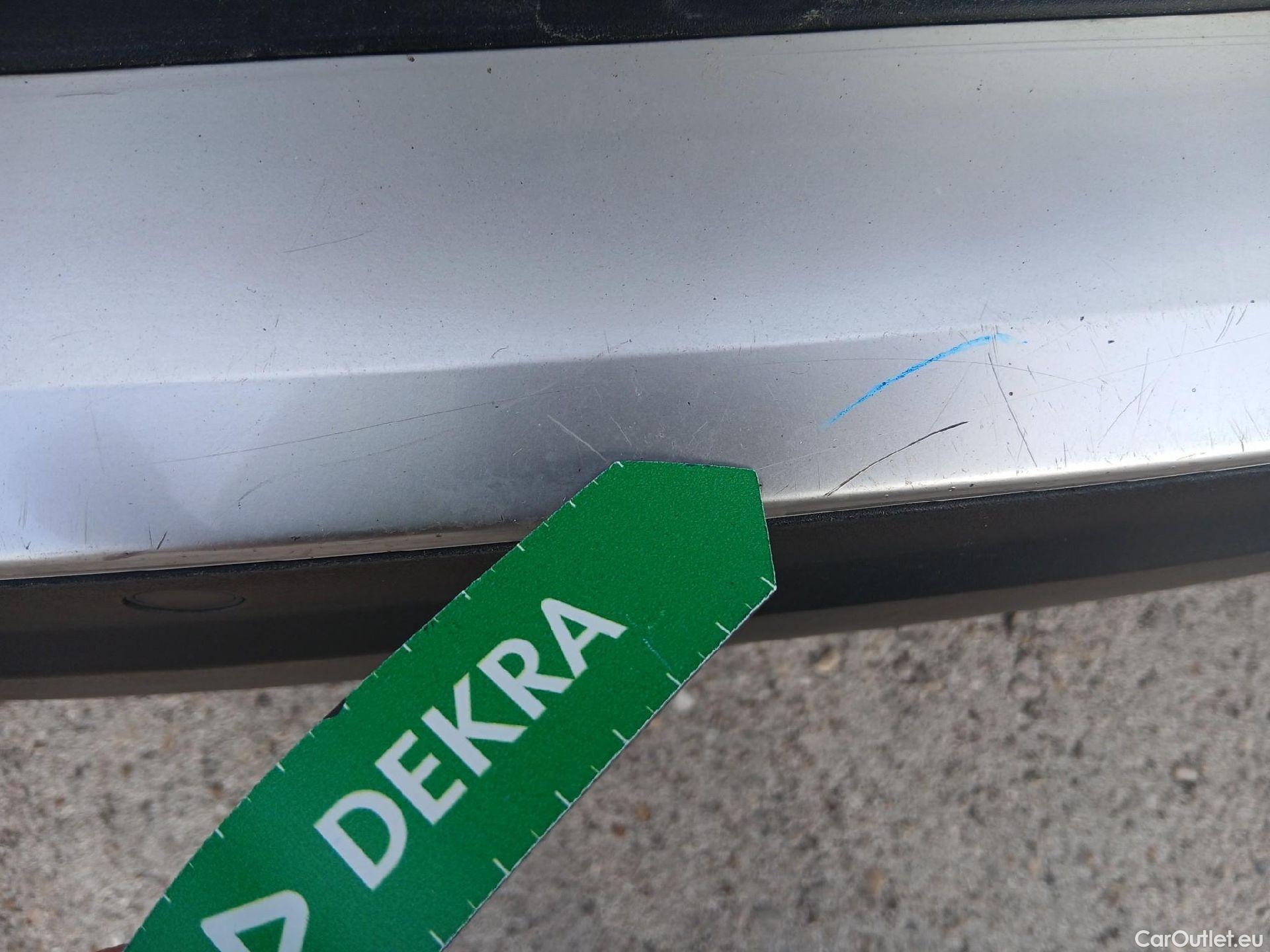  Peugeot  2008 PEUGEOT  / 2019 / 5P / todoterreno Active Pack BlueHDI 81kW (110CV) #47