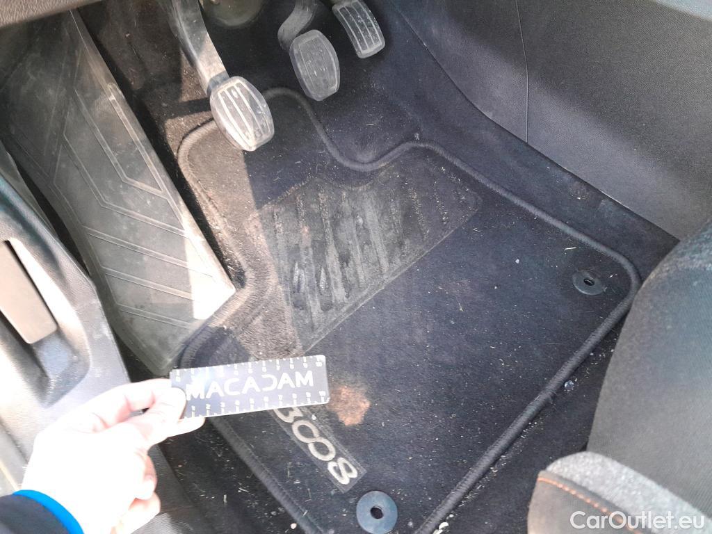  Peugeot  3008 PEUGEOT  / 2016 / 5P / todoterreno 1.5L BlueHDi 96kW (130CV) S&S Active (AC2) #19