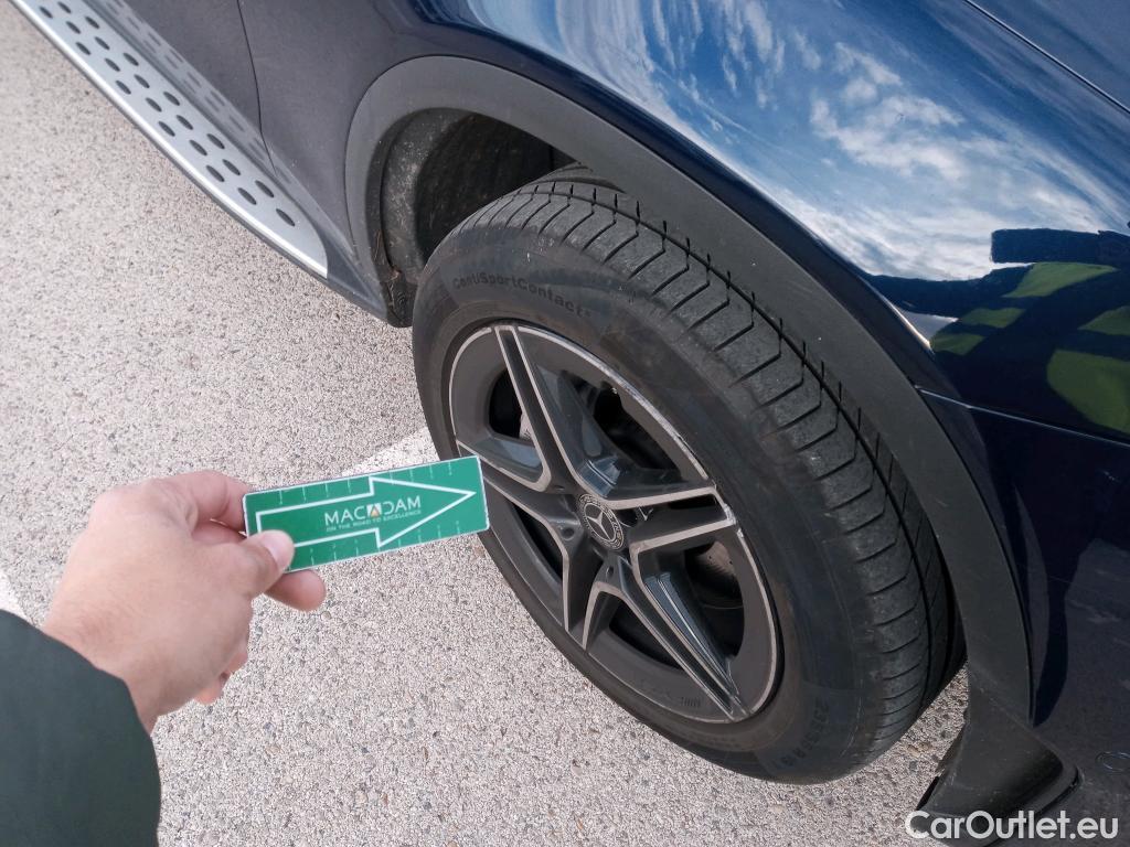  Mercedes  G-Klasee MERCEDES-BENZ GLC Coupé / 2019 / 5P / coupé GLC 300 de 4MATIC #8
