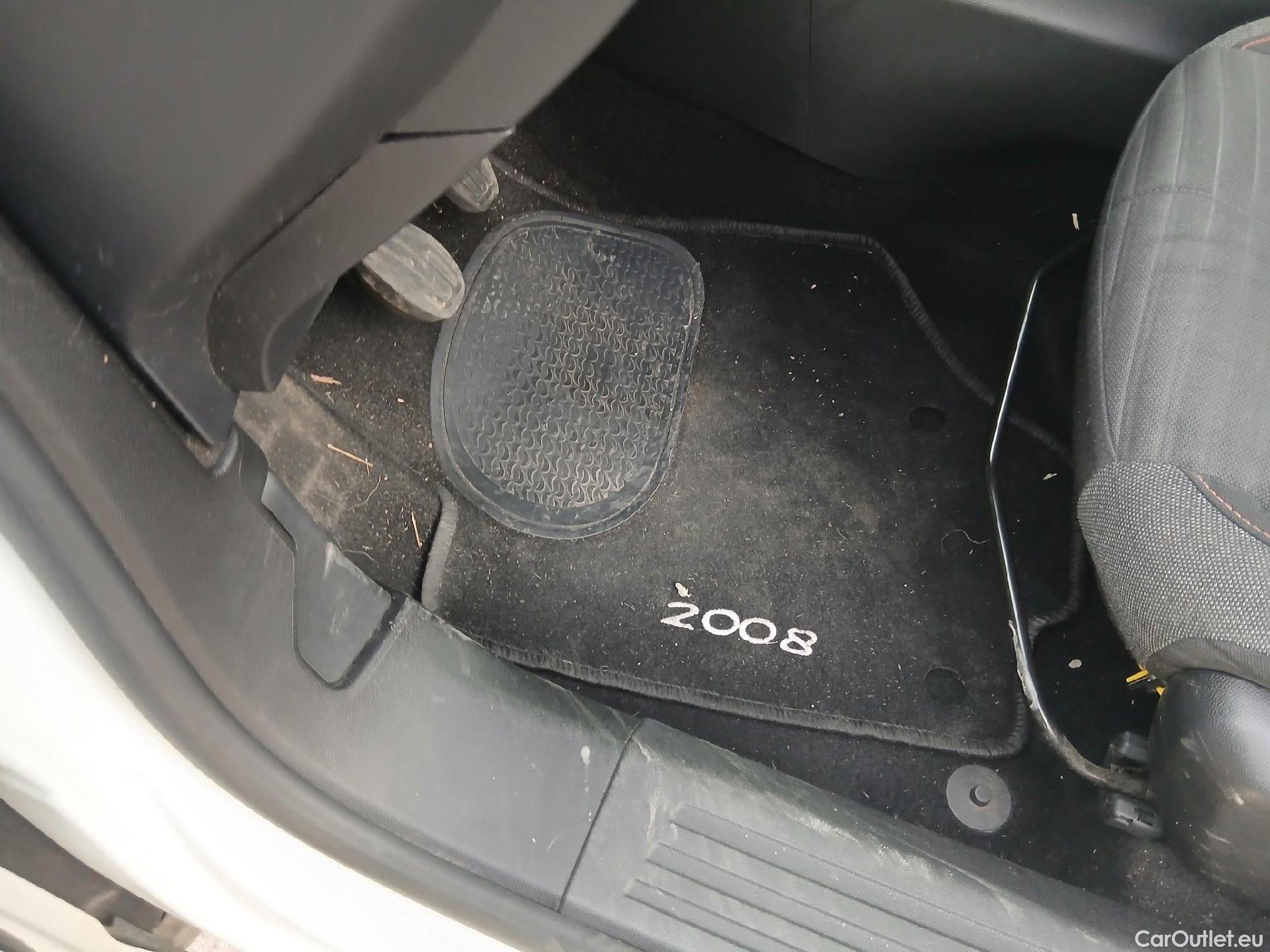  Peugeot  2008 PEUGEOT  / 2019 / 5P / todoterreno Active Pack BlueHDI 81kW (110CV) #7