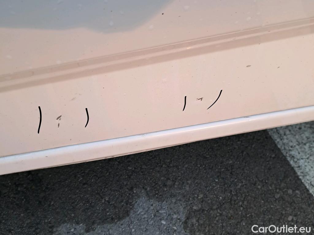  Peugeot  308 PEUGEOT  / 2021 / 5P / berlina con portón 5P Active Pack BlueHDi 130 S&S MAN #36