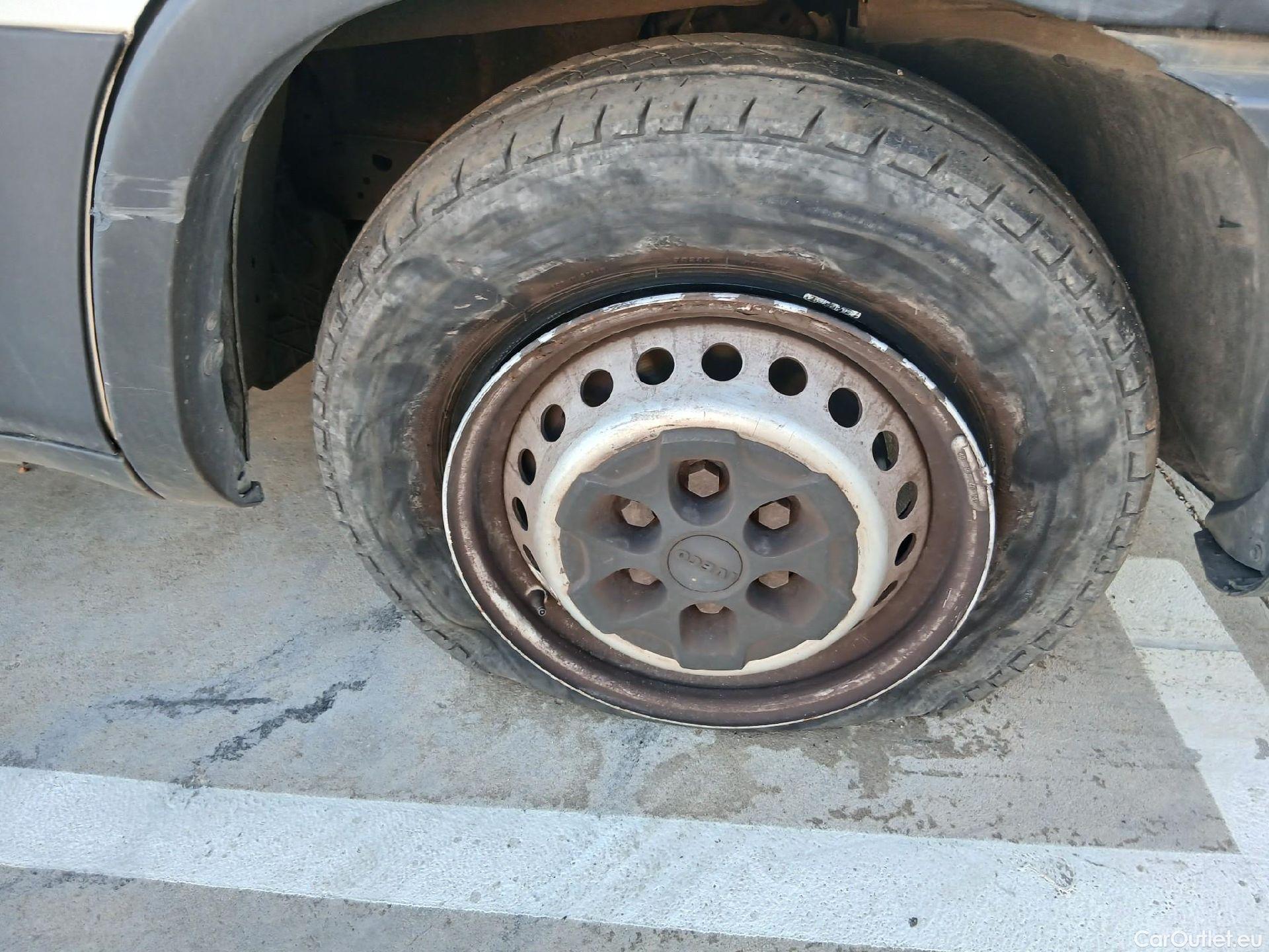  Iveco  Daily IVECO  / 2019 / 4P / combi 35S 14H V 4100/H2 16H M3  #76