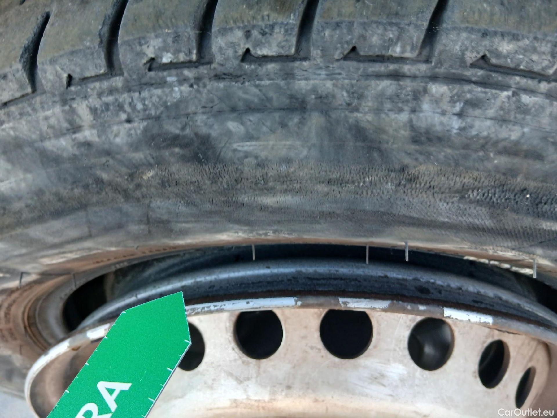  Iveco  Daily IVECO  / 2019 / 4P / combi 35S 14H V 4100/H2 16H M3  #77