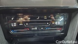  Volkswagen  Passat 2.0 TDI SCR DSG Elegance Variant #14