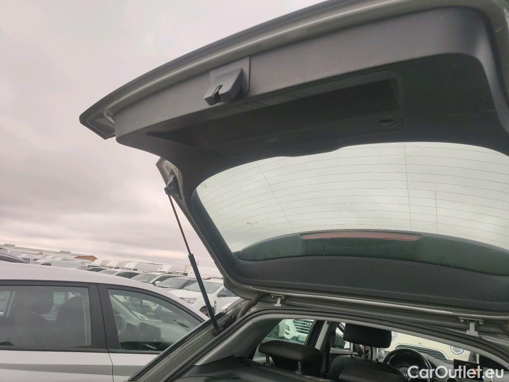  Audi  Q2 AUDI  / 2016 / 5P / todoterreno Design 30 TFSI 85kW (116CV) #23