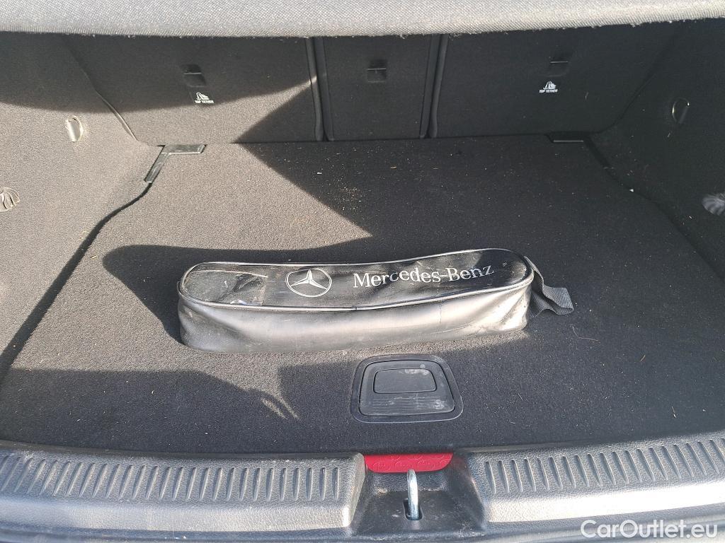  Mercedes  A-Klasse MERCEDES-BENZ Clase A / 2018 / 5P / berlina con portón A 200 d #41