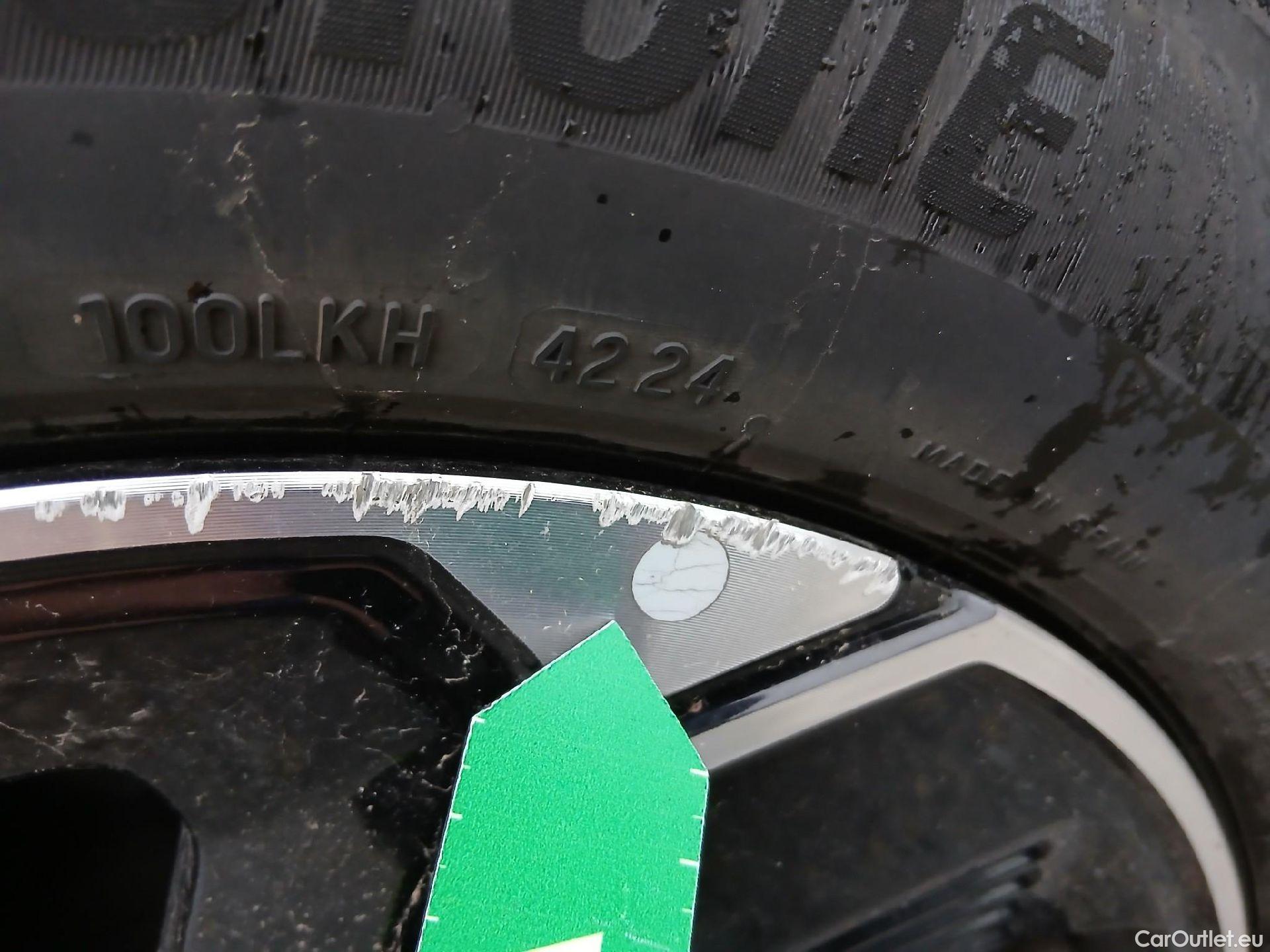  KIA  Niro KIA  / 2022 / 5P / crossover 1.6 GDi HEV 104kW (141CV) Drive #17