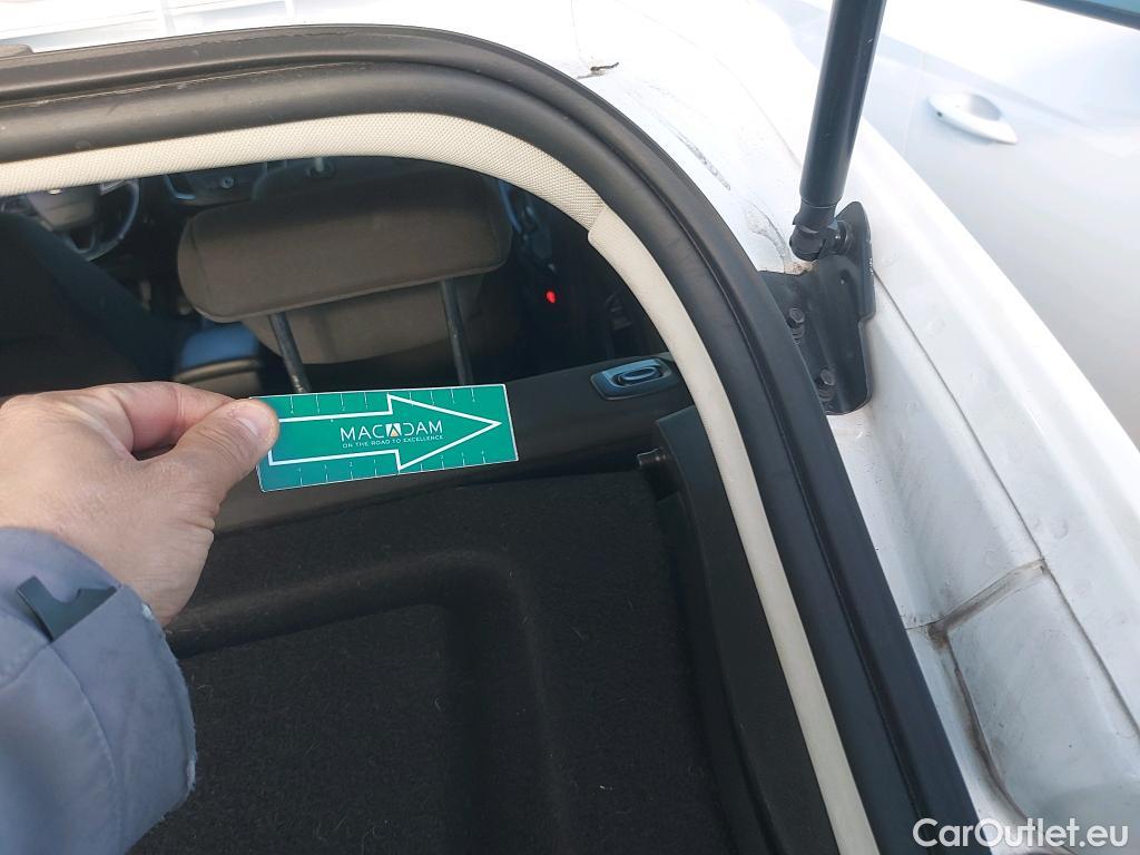  Ford  Focus FORD  5p 3G berlina con portón 1.5 TDCi E6 88kW (120CV) Trend+ #17