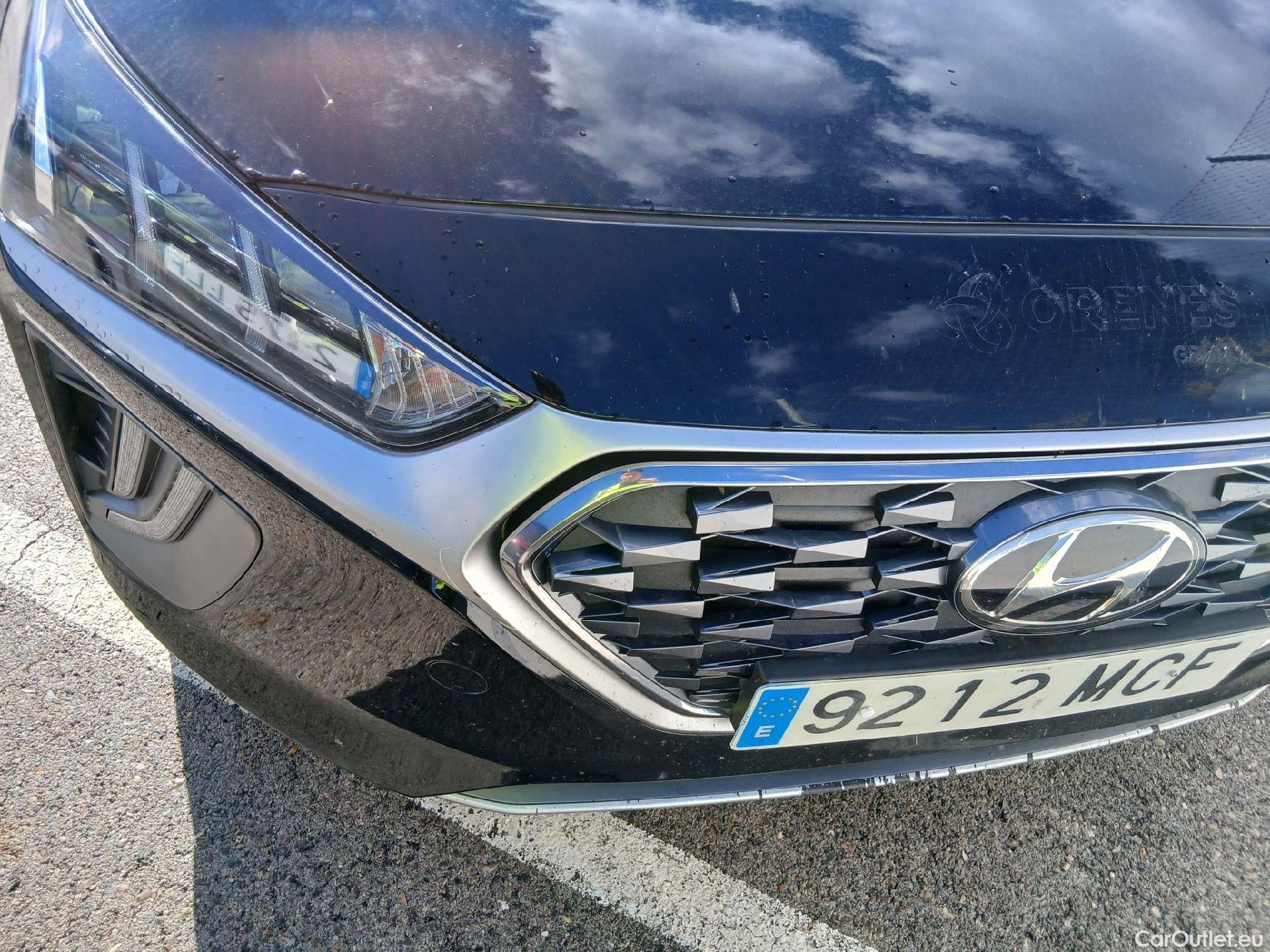  Hyundai   Ioniq HYUNDAI / 2019 / 5P / berlina con portón 1.6 GDI HEV Tecno DCT #22