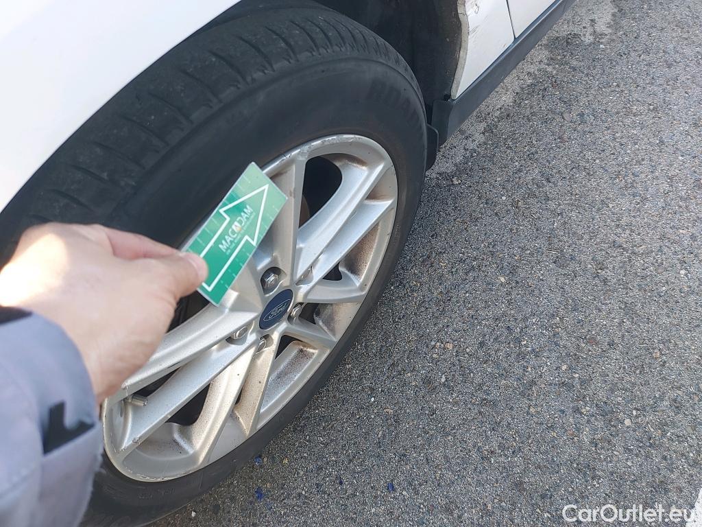  Ford  Focus FORD  5p 3G berlina con portón 1.5 TDCi E6 88kW (120CV) Trend+ #27