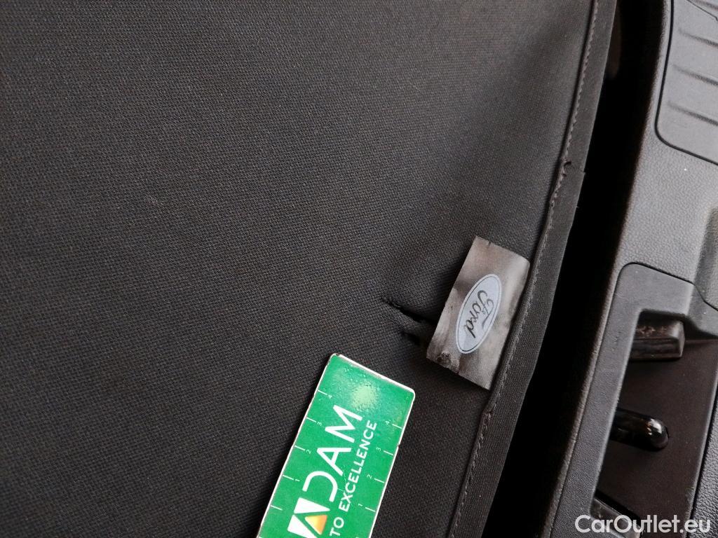  Ford  Kuga FORD  / 2019 / 5P / todoterreno Titanium 1.5T EcoBoost 88kW (120CV) #2