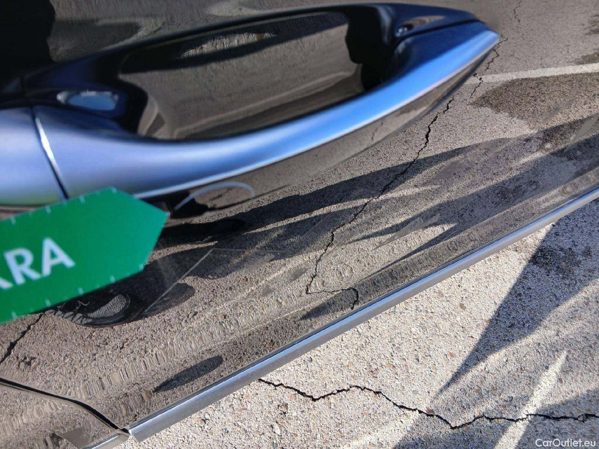  Hyundai   Ioniq HYUNDAI / 2019 / 5P / berlina con portón 1.6 GDI HEV Tecno DCT #48