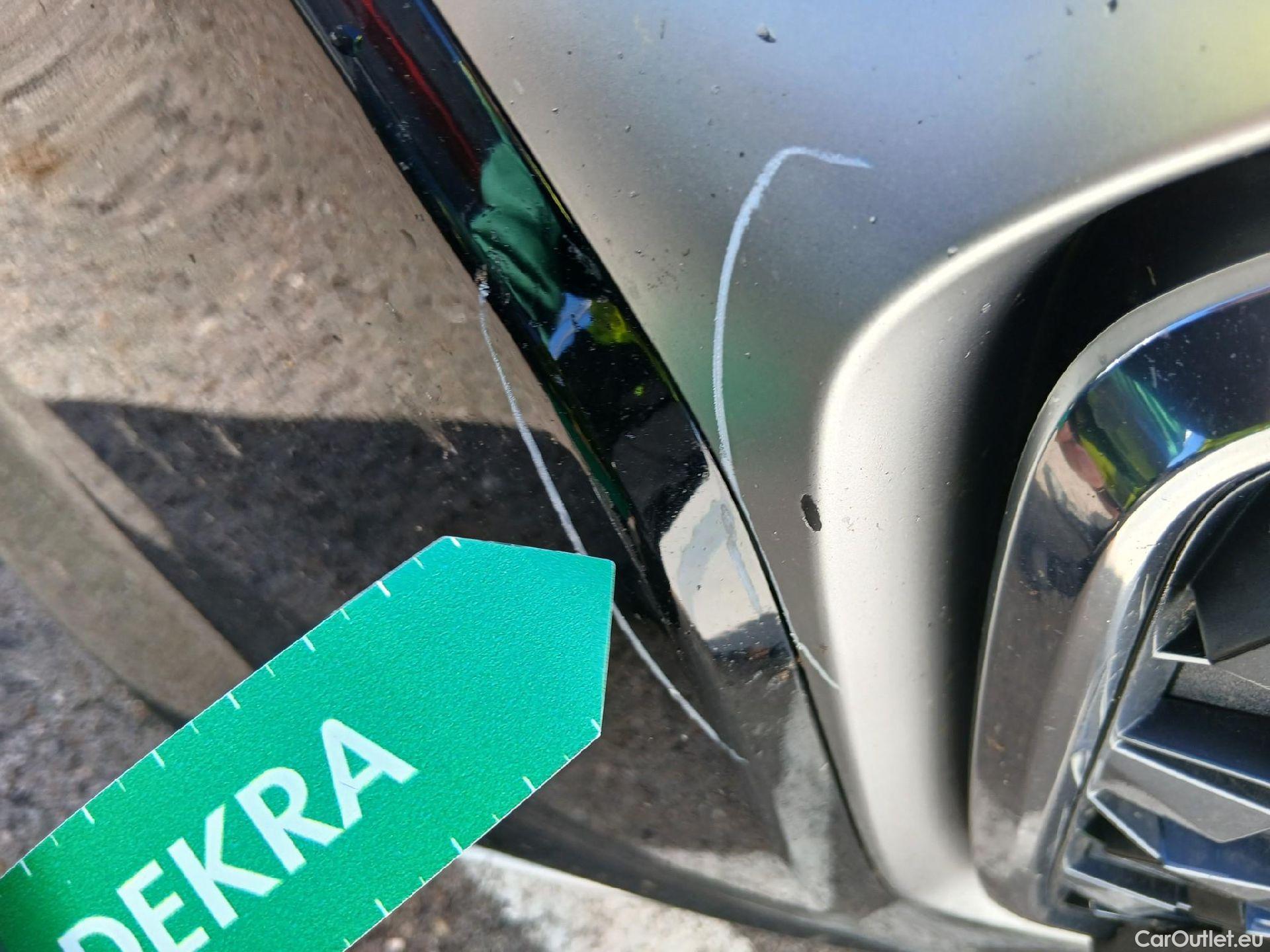  Hyundai   Ioniq HYUNDAI / 2019 / 5P / berlina con portón 1.6 GDI HEV Tecno DCT #24