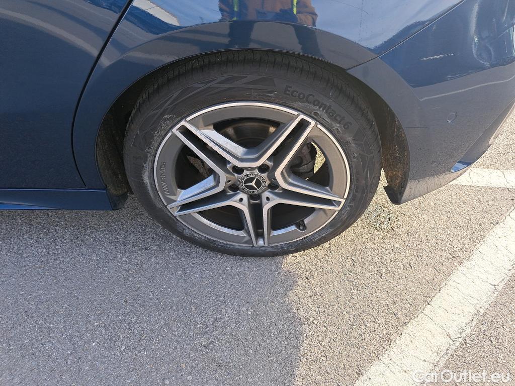  Mercedes  A-Klasse MERCEDES-BENZ Clase A / 2018 / 5P / berlina con portón A 200 d #39