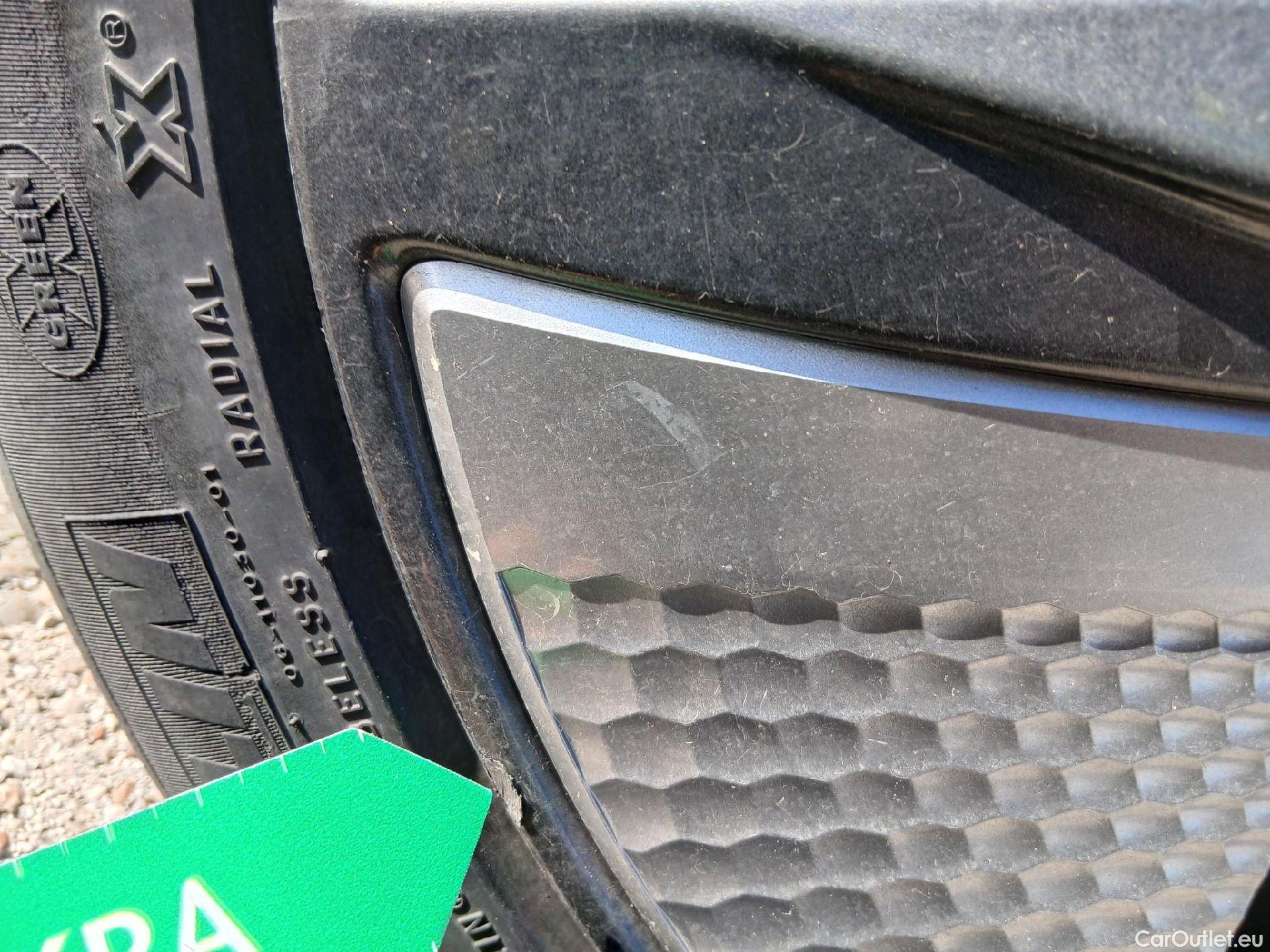  Hyundai   Ioniq HYUNDAI / 2019 / 5P / berlina con portón 1.6 GDI HEV Tecno DCT #13