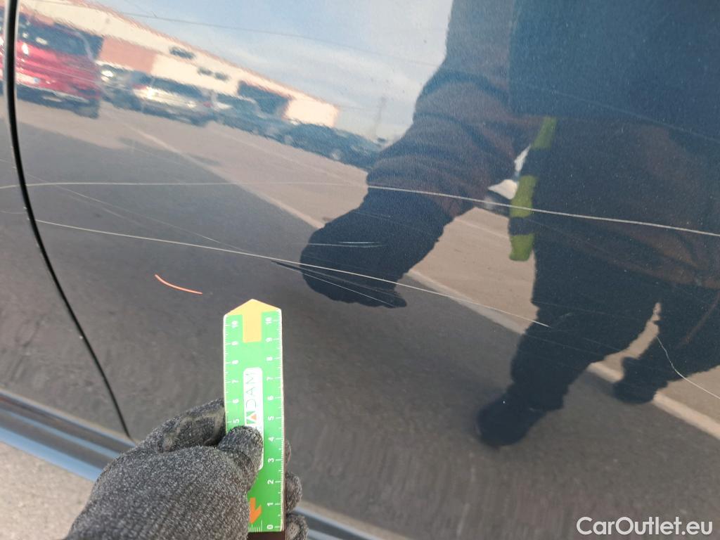  Mercedes  A-Klasse MERCEDES-BENZ Clase A / 2018 / 5P / berlina con portón A 200 d #24