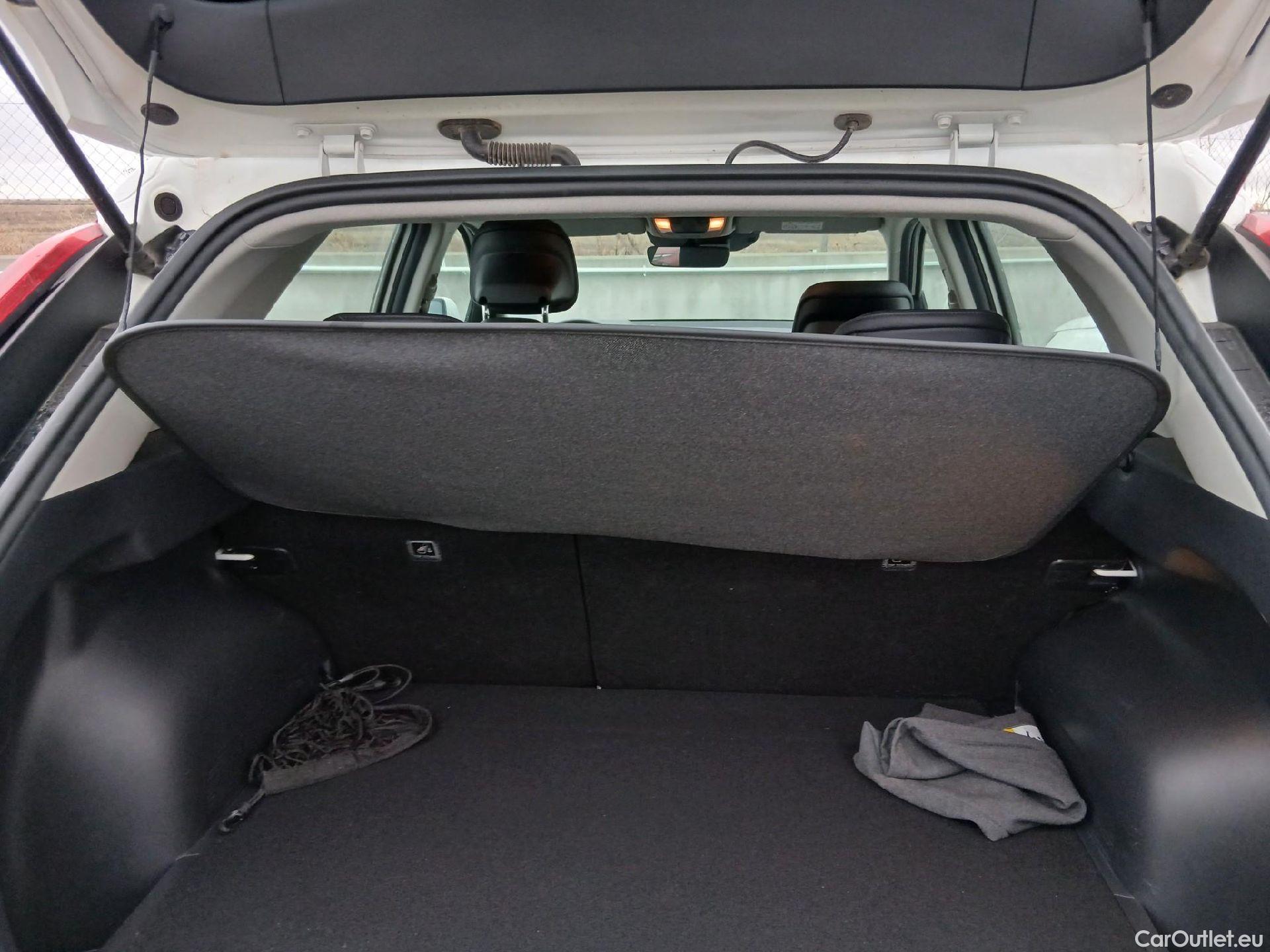  KIA  Niro KIA  / 2022 / 5P / crossover 1.6 GDi HEV 104kW (141CV) Drive #12