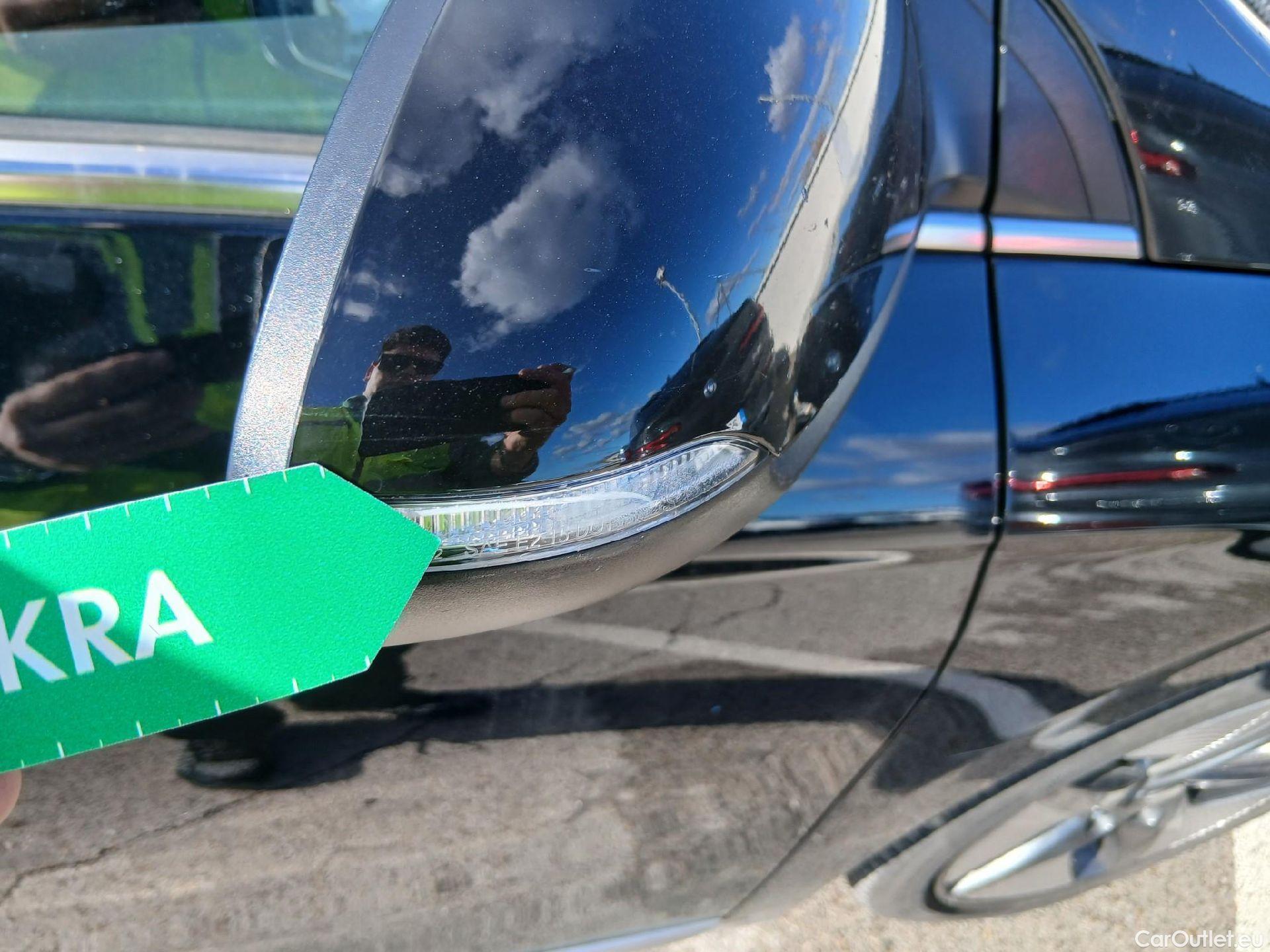  Hyundai   Ioniq HYUNDAI / 2019 / 5P / berlina con portón 1.6 GDI HEV Tecno DCT #49