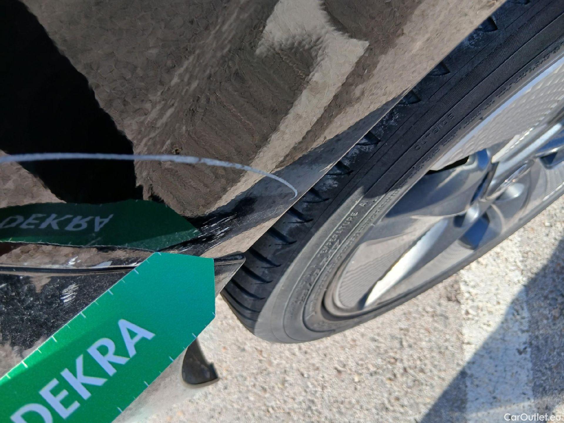  Hyundai   Ioniq HYUNDAI / 2019 / 5P / berlina con portón 1.6 GDI HEV Tecno DCT #41