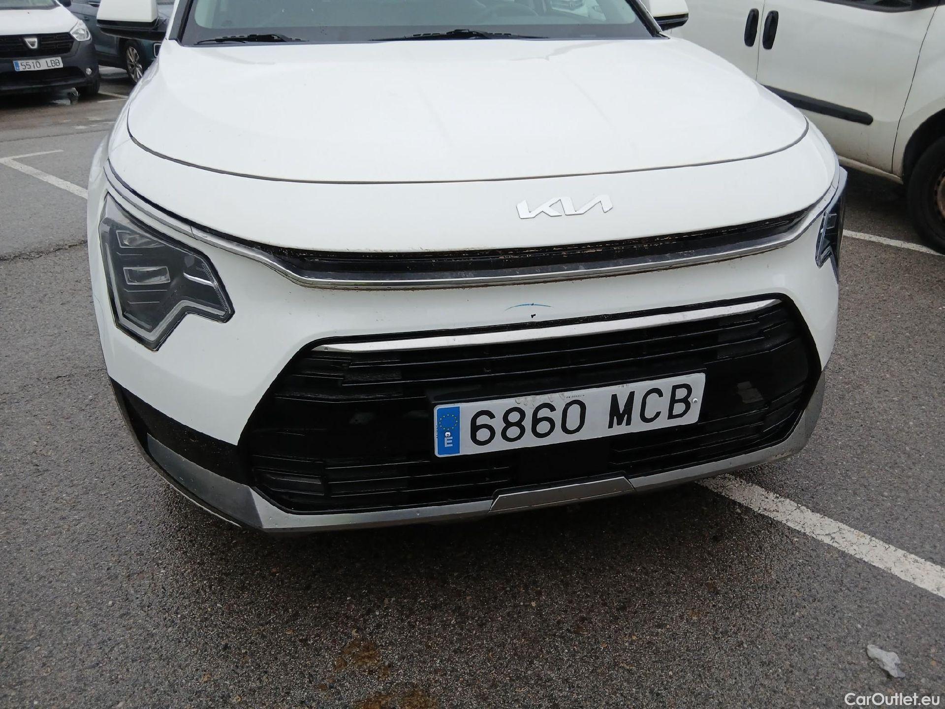  KIA  Niro KIA  / 2022 / 5P / crossover 1.6 GDi HEV 104kW (141CV) Drive #5