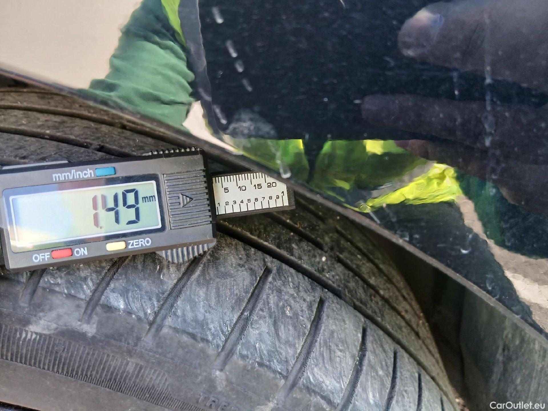  Hyundai   Ioniq HYUNDAI / 2019 / 5P / berlina con portón 1.6 GDI HEV Tecno DCT #1