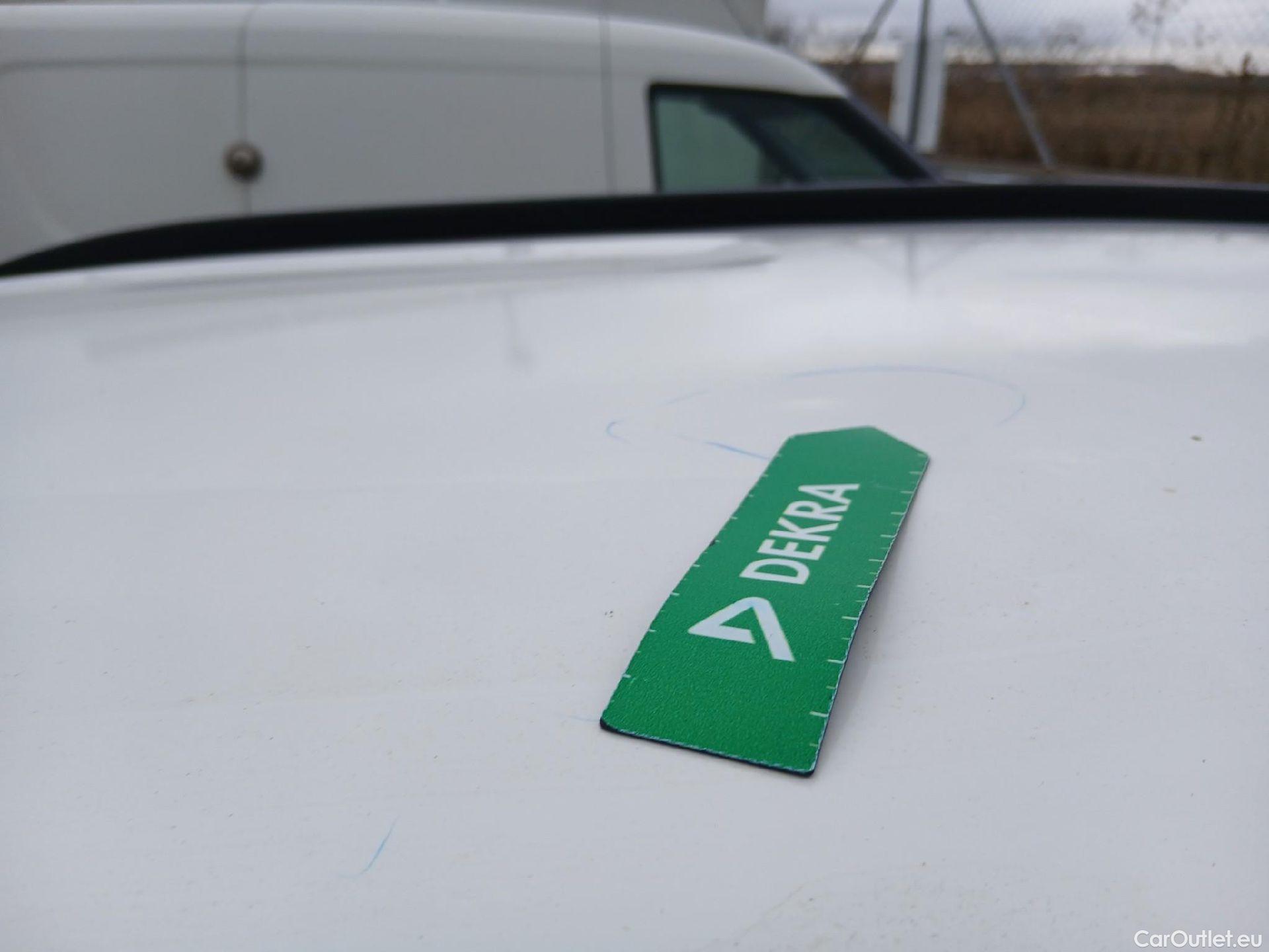  KIA  Niro KIA  / 2022 / 5P / crossover 1.6 GDi HEV 104kW (141CV) Drive #11