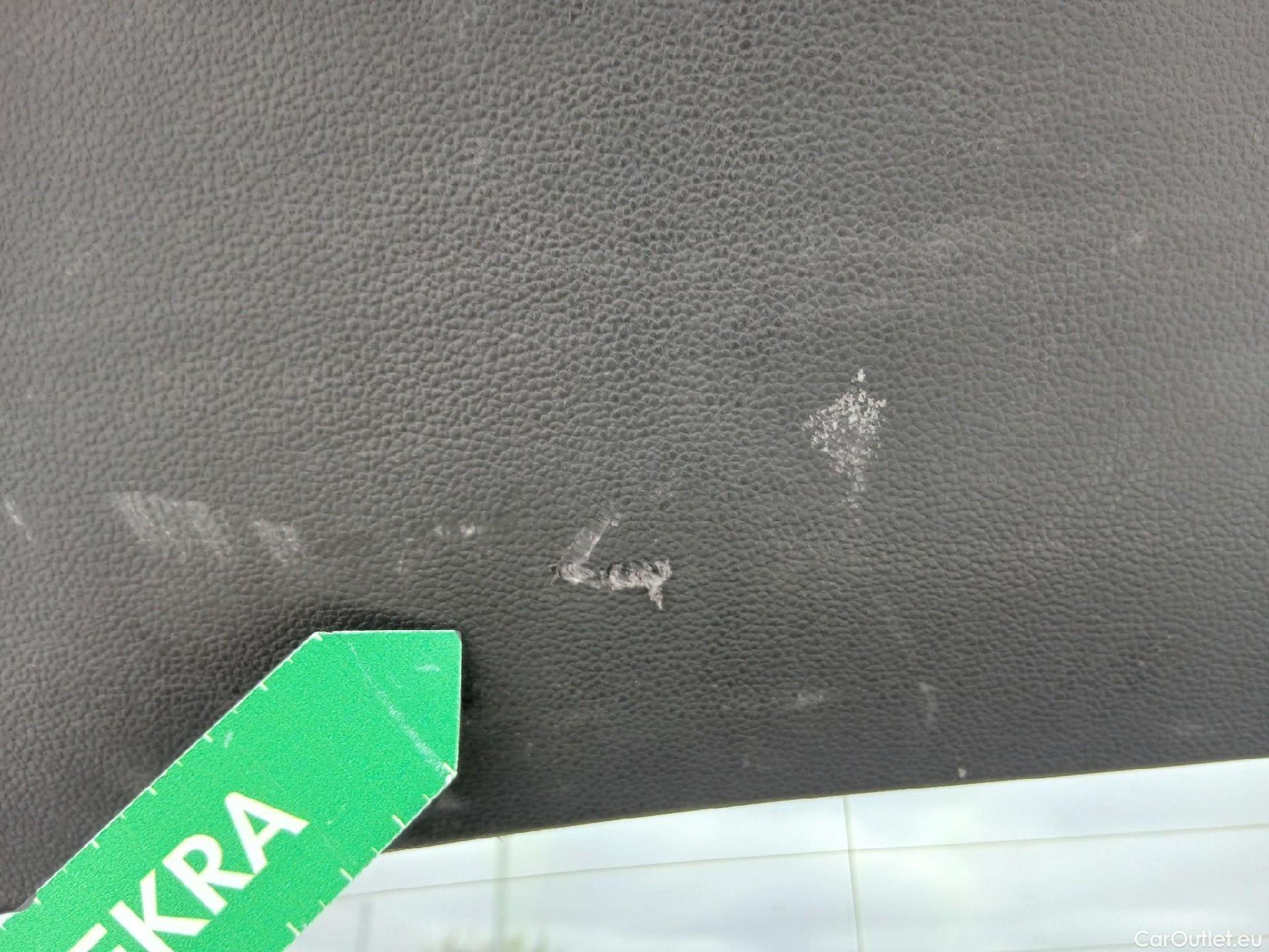  Volkswagen  Golf  VOLKSWAGEN / 2020 / 5P / berlina con portón Life 1.0 eTSI 81kW (110CV) DSG #28